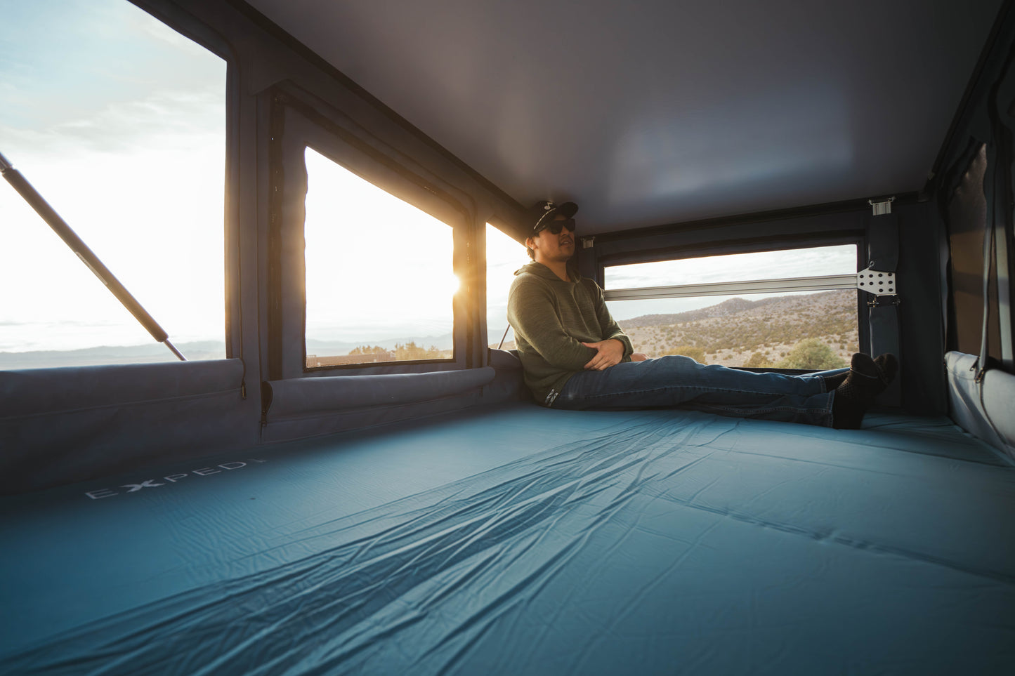 Apollo Electric Locking Truck Camper