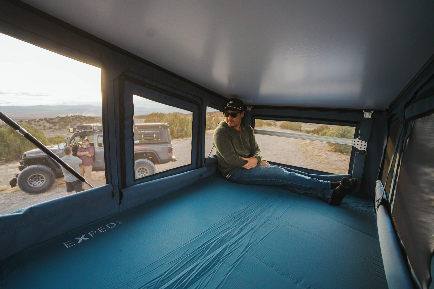 Apollo Electric Locking Truck Camper