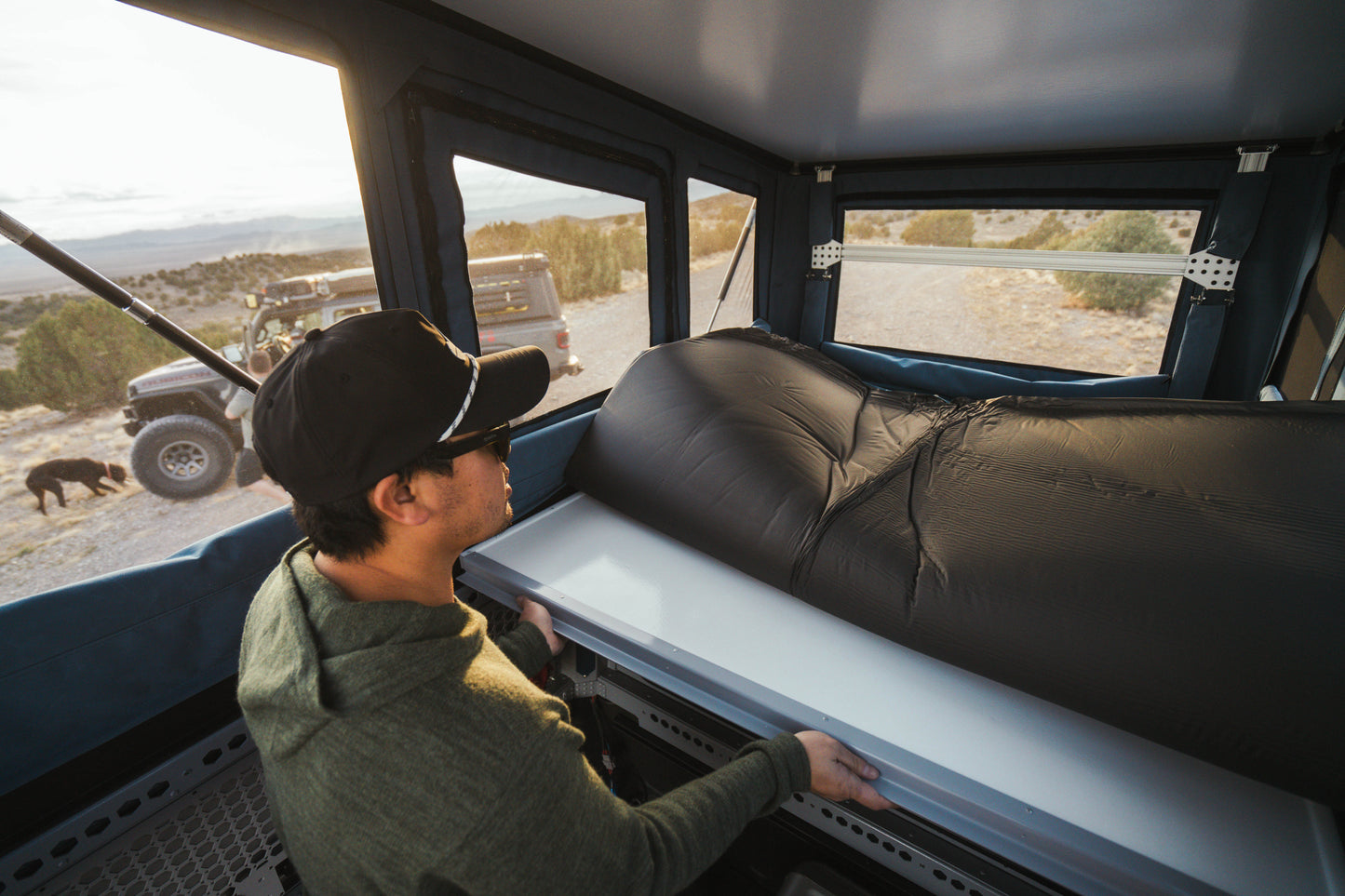 Apollo Electric Locking Truck Camper