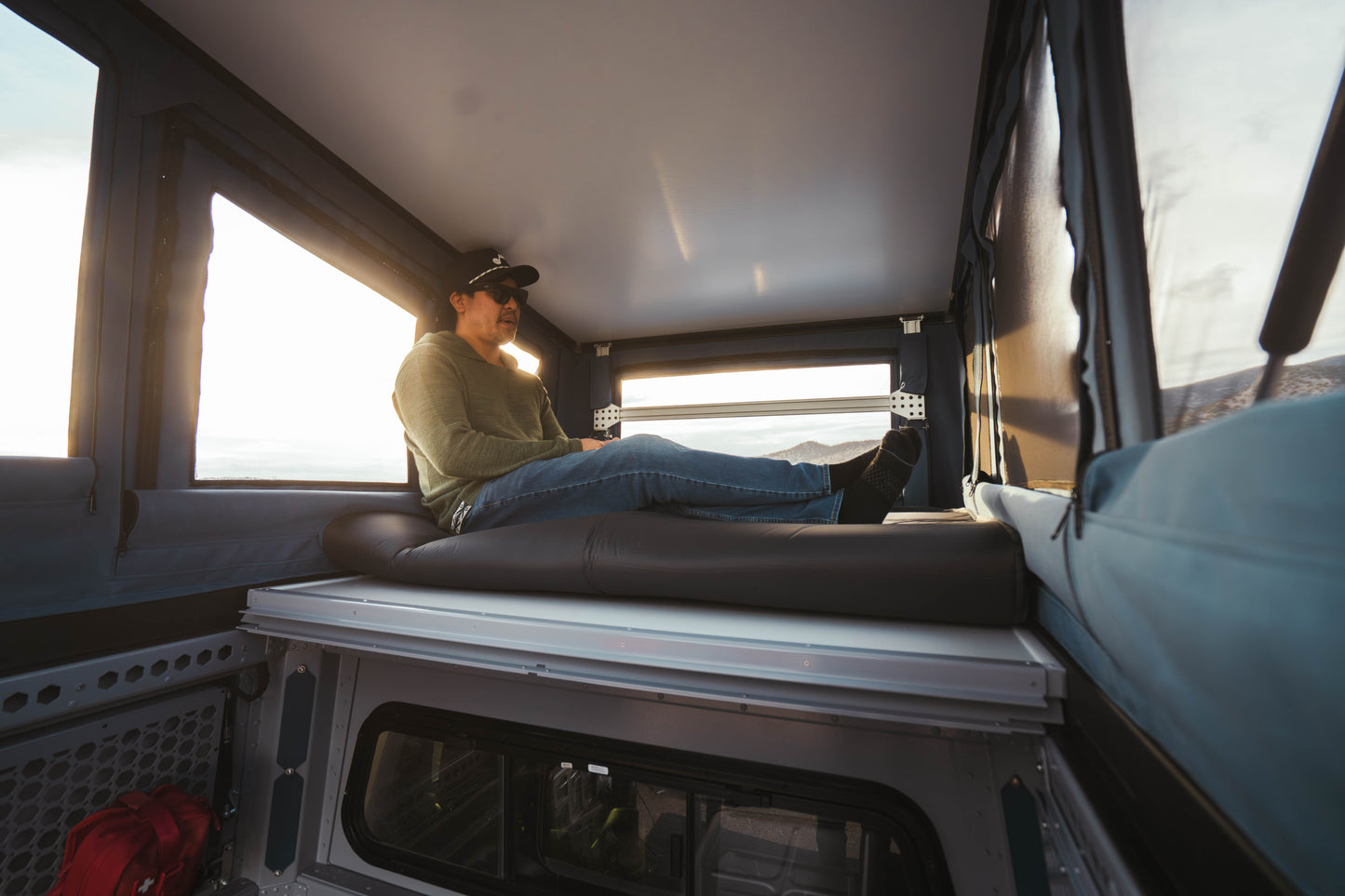 Apollo Electric Locking Truck Camper