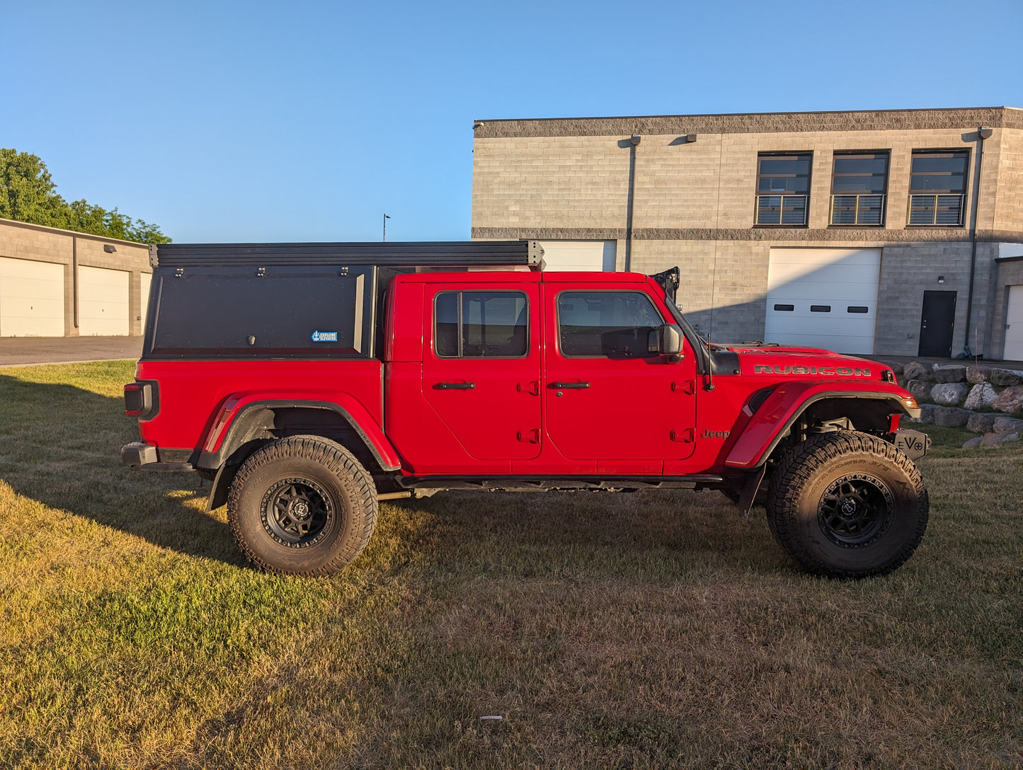 Electric Locking Truck Top Camper