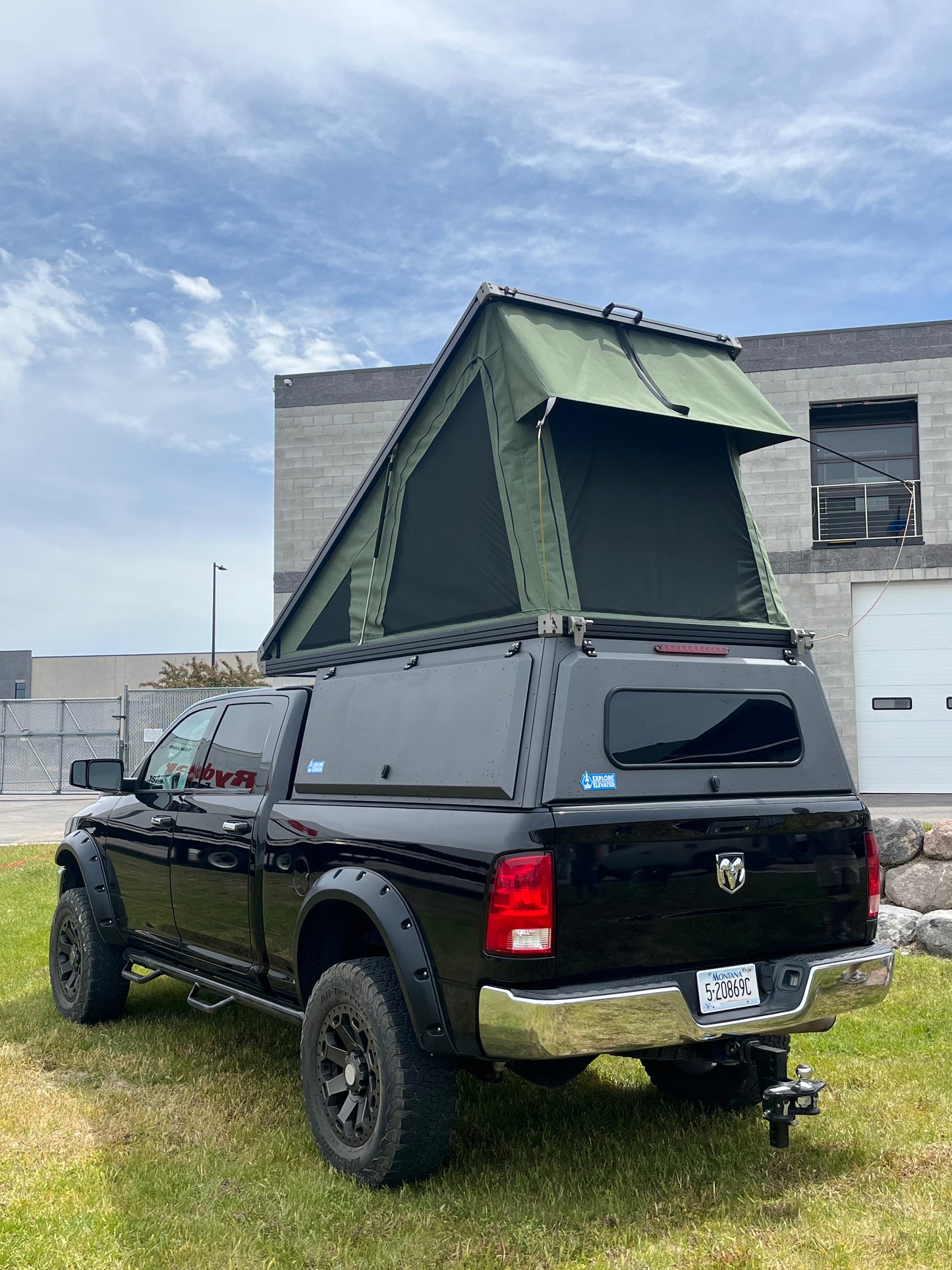 Electric Locking Truck Top Camper